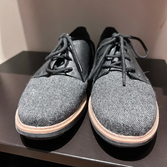 Clarks Black Leather and Gray Fabric Loafers - Picture 3 of 8